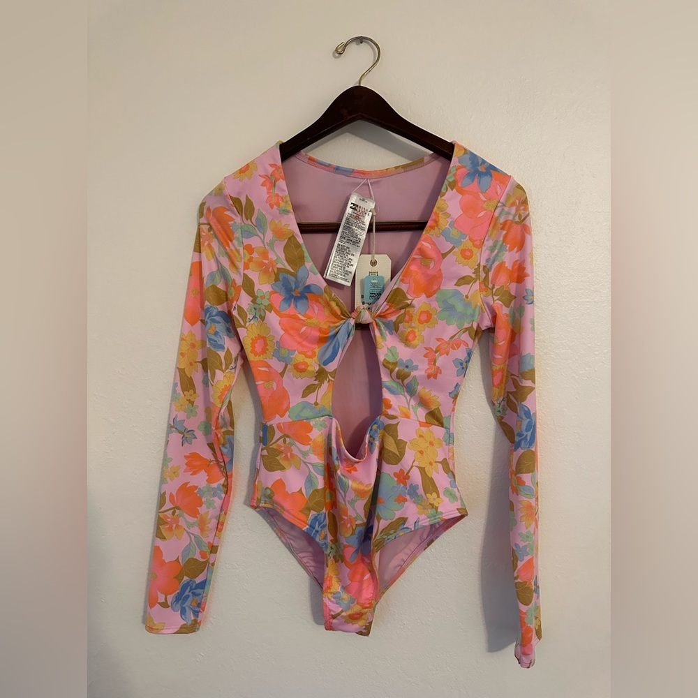 NWT Women’s Billabong Bodysuit/Swimsuit size Medium
